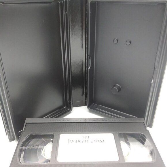 Twilight Zone VHS - 4 Episodes - Columbia House Video Horror Drama Sci Fi Comedy - Picture 12 of 12